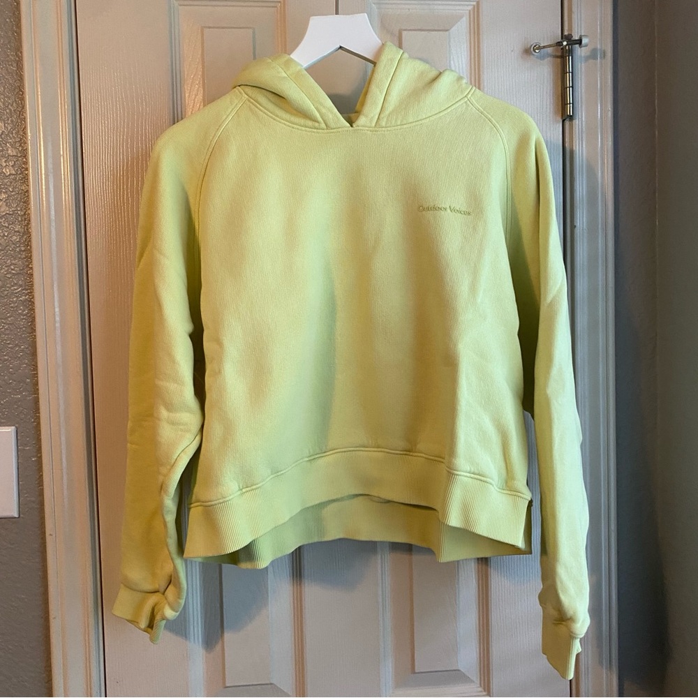 Outdoor Voices Nimbus Cropped Hoodie in Gecko, Size Medium